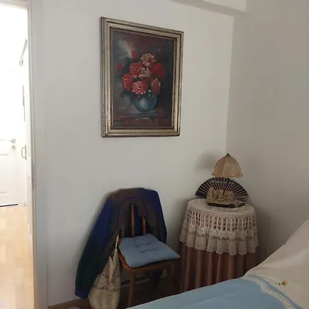 Merkez Bahceli, Avlulu Ev Feriehus *